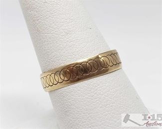 842: 	
14k Gold Band, 1.4g
Weighs approx 1.4g, size 7.5
OS19-017630.80