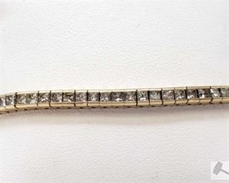 861: 14k Gold Diamond Bracelet, 15.7g
Weighs approx 15.7g, measures approx 7.5"
OS19-018517.27