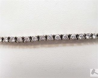 862: 	
14k Gold Diamond Bracelet, 11.5g
Weighs approx 11.5g, measures approx 7.5"
OS19-018517.28