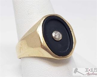 900: 	
10k Gold Ring with Center Diamond, 7.3g
Weighs approx 7.3g, size 10
OS19-017630.62