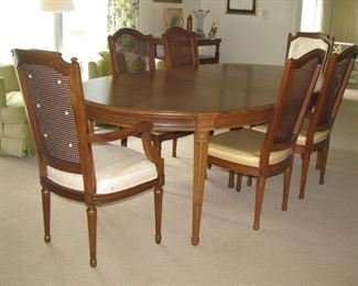 Dining table/chairs