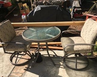 Patio Chairs w/table