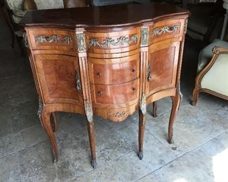 Louis XV I style chest