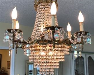 French Empire style crystal "Sac de Perles" 13-light chandelier