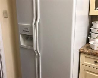 Kitchenaid side-by-side fridge, 2003 model, fully functional