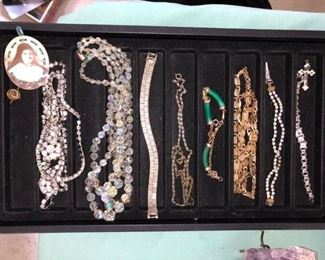 Tons of Jewelry!!!