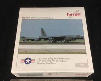 0045  Herpa B52G Model Airplane