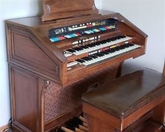 Hammond Upright Organ