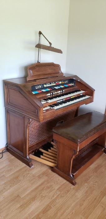 Hammond Upright Organ