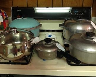 Vintage Club aluminum pot (great color), stainless steel pot with lid and another tree vintage Maganlite pots