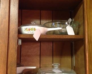 Nesting Bowls, Pyrex and corningware with lids