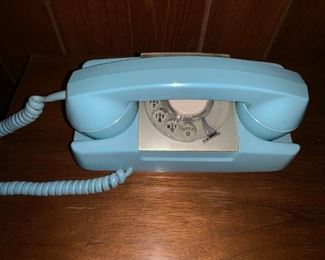 baby blue rotary phone