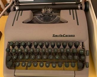 manual typewriter