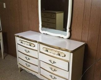 Vintage Dresser https://ctbids.com/#!/description/share/191854
