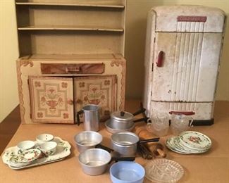 Vintage Play Kitchen https://ctbids.com/#!/description/share/191862