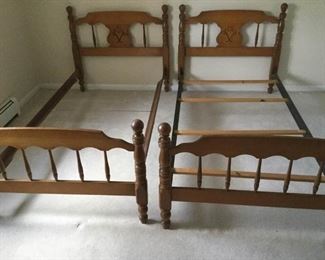Twin Beds      https://ctbids.com/#!/description/share/191805