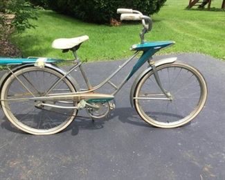 Vintage Sears Spaceliner Bike    https://ctbids.com/#!/description/share/191773