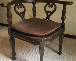 Vintage Corner Chair #4    https://ctbids.com/#!/description/share/191785