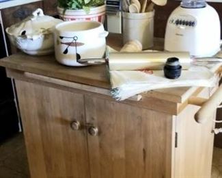 Handy kitchen cart