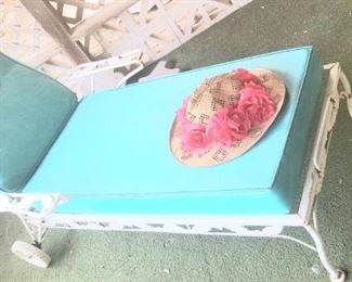 Super cool retro lounger