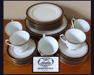 Fine China Legacy by Noritake Grand Monarch