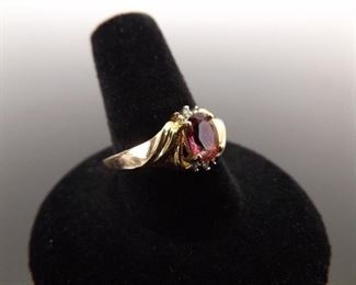10k Yellow Gold Garnet Diamond Accented Ring Size 10
