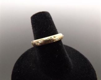 10k Yellow Gold Etched Design Diamond Accented Ring Size 6.5
