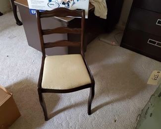 606:	
Vintage dining chair
Vintage dining chair