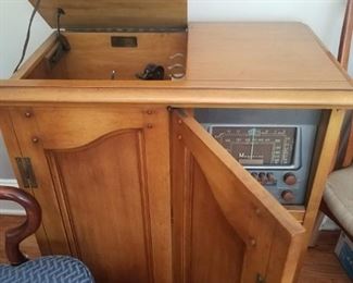 Vintage Magnavox record player, radio
