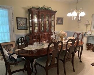 Dining table sold
China cabinet $500