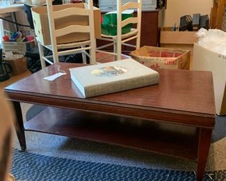 #19		rectangle dark wood coffee table w shelf 40x20x15	 $50.00 
