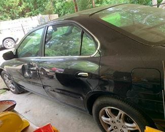 #94		2000 Black Acura 3.2tl 4 door car as is 130,000 miles	 $1600   title applied for 
