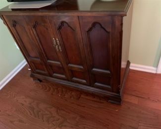 #25		old tv cabinet w folding doors and shelves 45x19x35	 $75.00 
