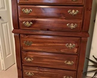 #36		pine 6 drawer chest of drawers 36x18x52	 $75.00 
