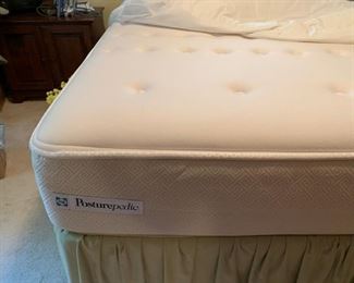 #40		sealey posturepedic queen mattress set 	 $120.00 
