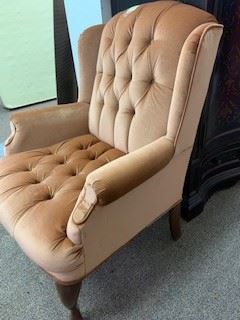 wing back chair - excellent condition