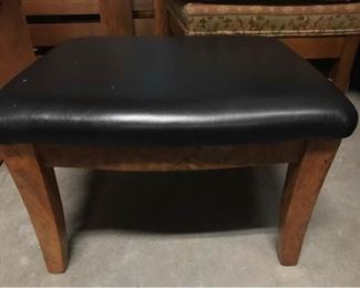 Sb003 McKinnon Furniture Co Foot Stool