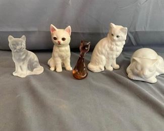 Cat Figures
