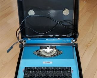 Vintage Royal Electric Typewriter Apollo 12-GT
