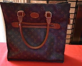 LOUIS VUITTON- CANNOT GUARANTEE AUTHENTICITY