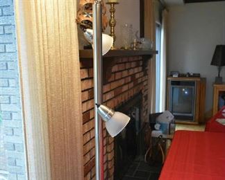 FLOOR LAMP