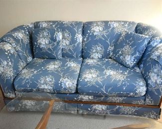 LOVESEAT