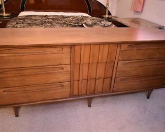 AMERICAN OF MARTINSVILLE DRESSER W/MIRROR