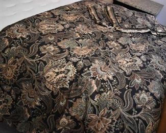 QUEEN BEDDING SET