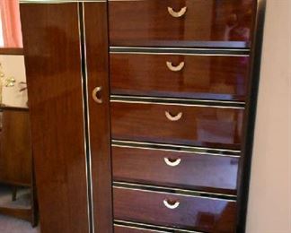 CHEST OF DRAWER