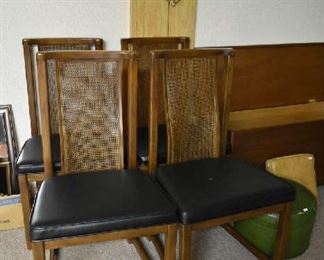 4 CHAIRS