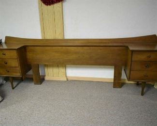 AMERICAN OF MARTINSVILLE HEADBOARD W/BUILT IN NIGHTSTANDS