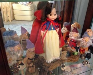 Snow White and the Seven Dwarfs dolls