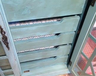 Great drawer storage