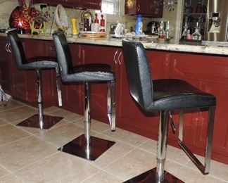 BLACK LEATHER AND CHROME BARSTOOLS